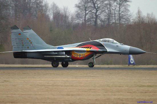 Fulcrum(МиГ-29) против Hornet