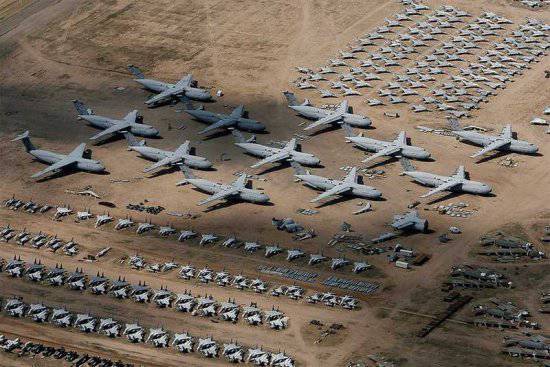Кладбище заброшенной военной авиатехники