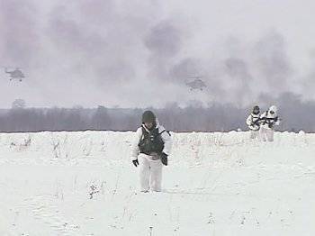 Учения под Рязанью: десантники и техника приземлились в глубокий снег