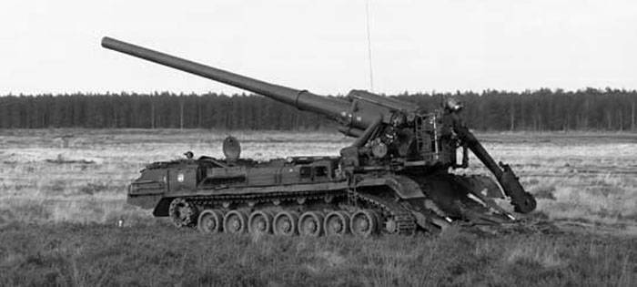 Пион - 203-мм самоходная пушка
