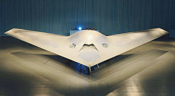 Новый беспилотный аппарат X-47B для палубной авиации ВМС США