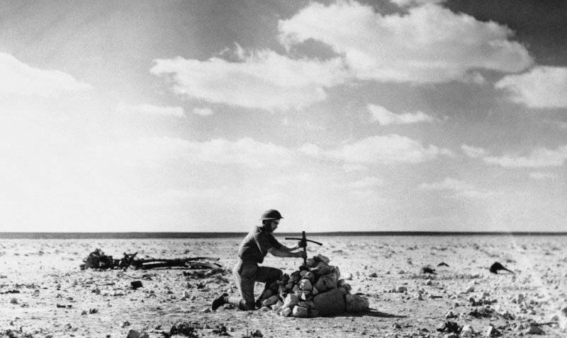 燃烧的沙漠：北非战役1940年至1943年