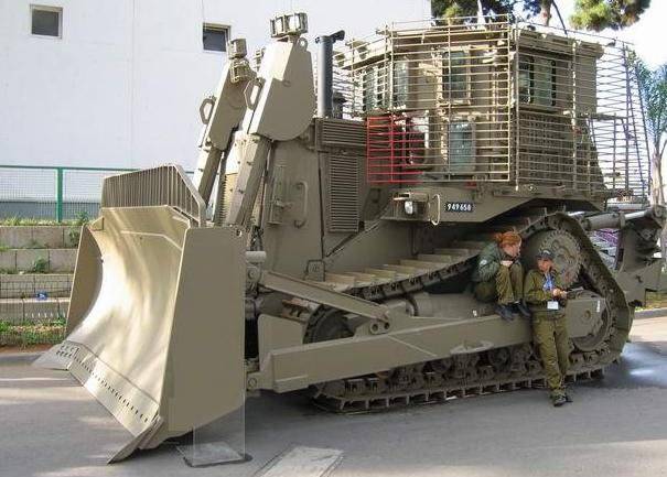 Израильский неуязвимый 60-тонный робот-бульдозер удваивает свои силы