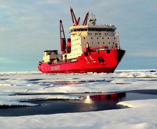 Китайский ледокол может пройти летом по Северному морскому пути