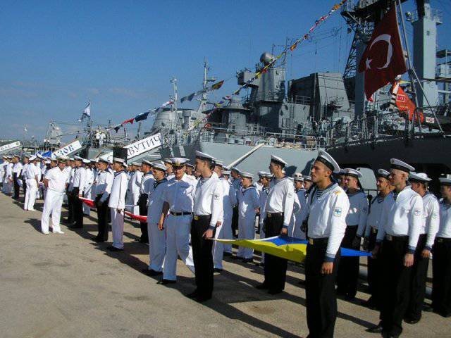 Корабли международного соединения BLACKSEAFOR отработали задачи в море совместно с силами Черноморского флота Российской Федерации