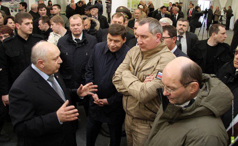 Рогозин посетил Нижний Тагил, пострелял из танка и пушки