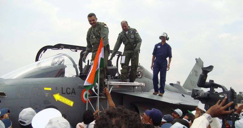 Палубный вариант индийского истребителя многоцелевого назначения Tejas Navy - LCA(N)