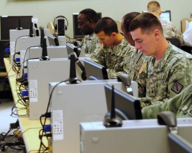 Использование  email  и  internet  в армии США, 41 год спустя после первого @