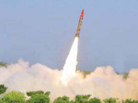 В Пакистане прошло успешное испытание ракеты малой дальности "Хатф-9"