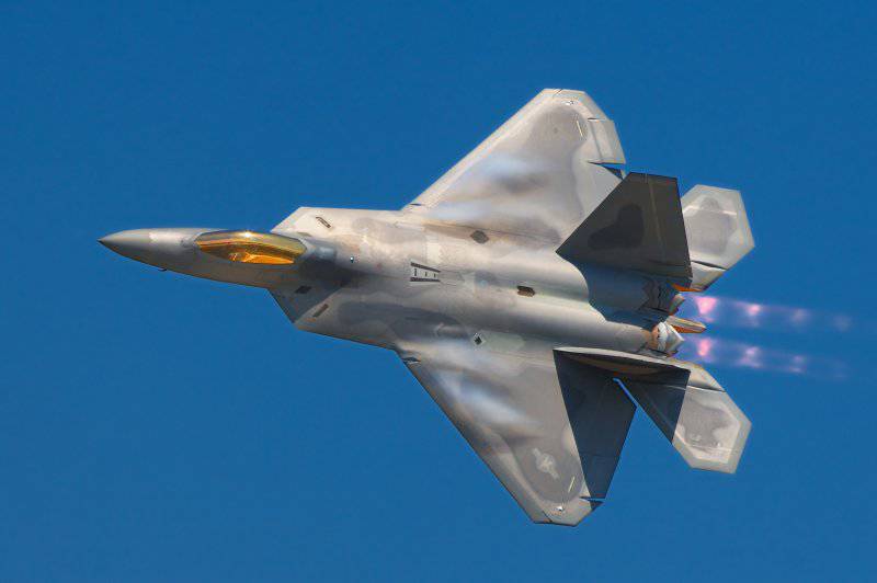 http://topwar.ru/uploads/posts/2012-06/thumbs/1339675791_Lockheed_Martin_F-22A_Raptor_JSOH.jpg