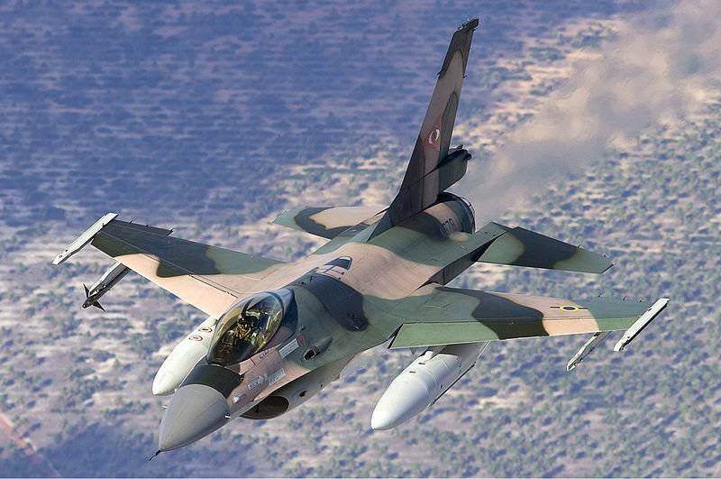 http://topwar.ru/uploads/posts/2012-07/1341130721_800px-Venezuelan_Air_Force_General_Dynamics_F-16A_Fighting_Falcon_401_Lofting.jpg