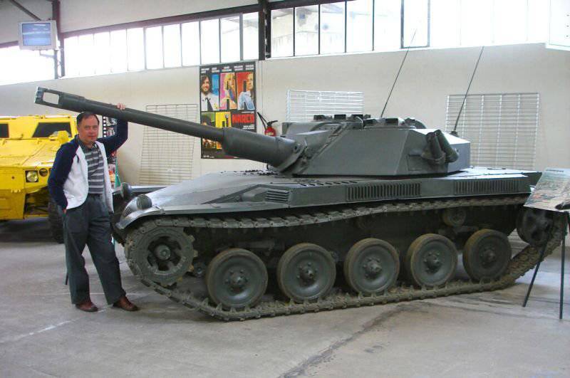 Два прототипа одного танка ELC AMX
