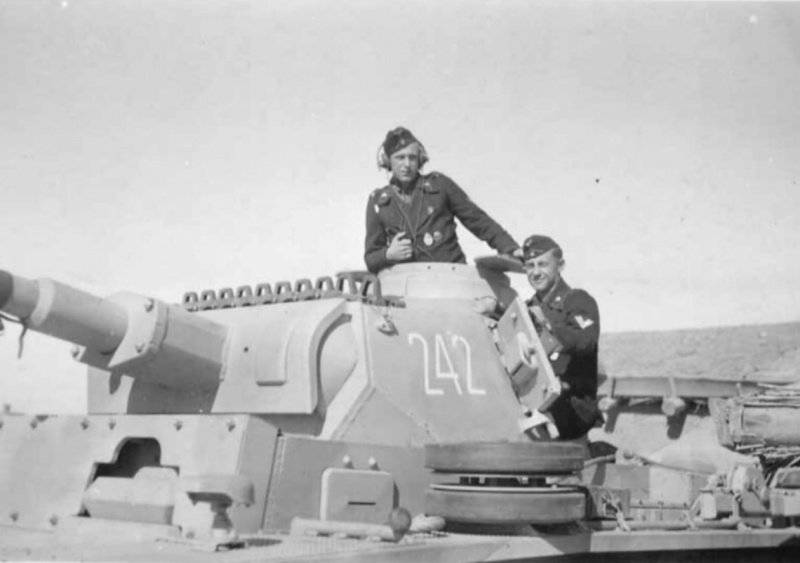 Бронетанковая техника Германии во Второй мировой войне. Средний танк Pz Kpfw III (Sd Kfz 141)