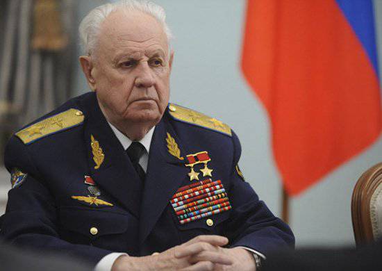 В Москве скончался видный военачальник, дважды Герой Советского Союза, маршал авиации Александр Николаевич Ефимов