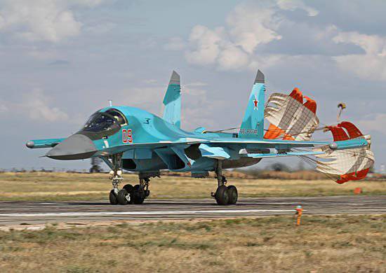Летчики Западного военного округа осваивают новейшие бомбардировщики Су-34
