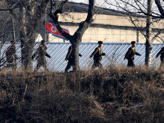 Северокорейский солдат застрелил коллег и бежал в Южную Корею
