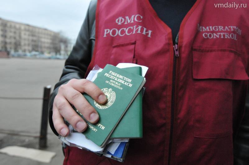 Нелегалы едут в гости, или Что мешает решить проблему бесконтрольной трудовой миграции в России?