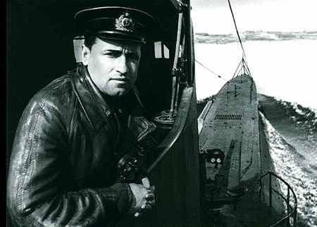 Моряки ТОФ отметили 100-летие со дня рождения героя-подводника Щедрина