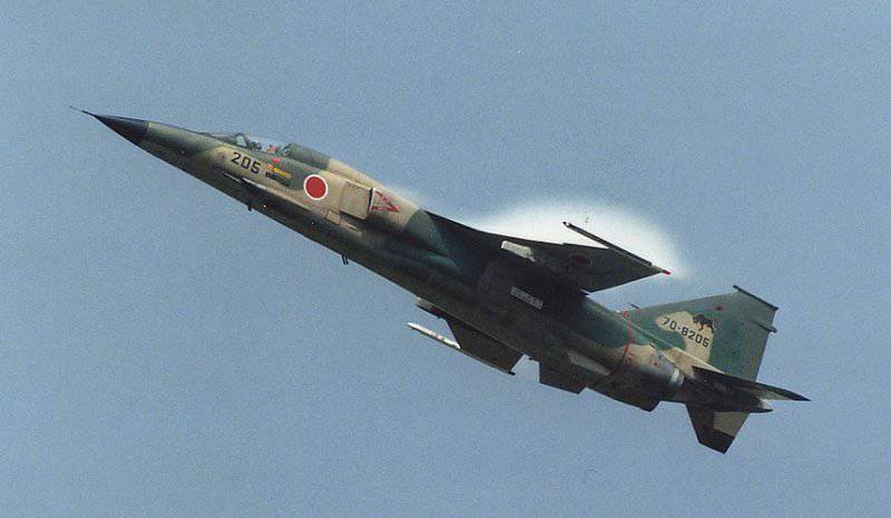 Первый сверхзвуковой самолёт Японии. Mitsubishi F-1