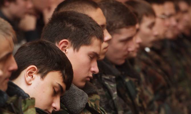 Трудности призыва: Минобороны возвращает в армию северокавказскую молодежь