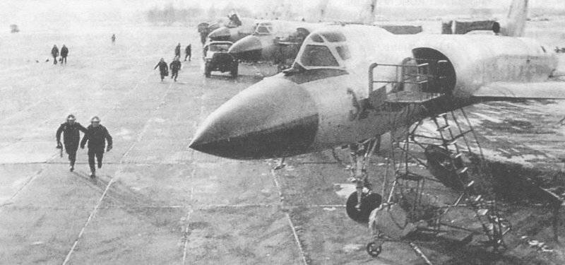 Дальний барражирующий истребитель-перехватчик Ту-128 (часть 1) Создание самолета