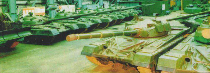 Танки Т-80 («Объект 219») на сдаточном участке сборочного цеха ЛКЗ 1976 г.