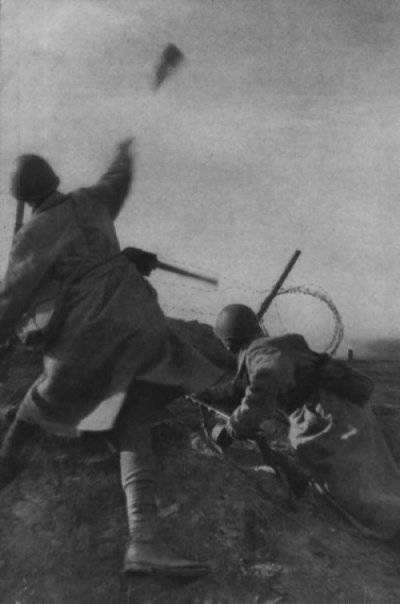 Что надо знать воину Красной Армии о боевых приемах немцев