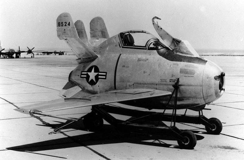Американский истребитель McDonnell XF-85 Goblin