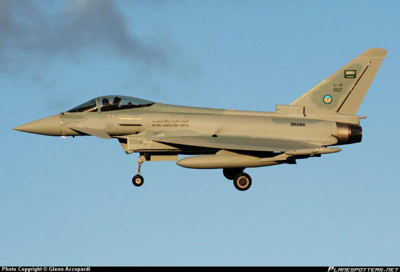 1367638295_zk0661007-royal-saudi-air-force-eurofighter-ef-2000-typhoon_planespottersnet_117211.jpg