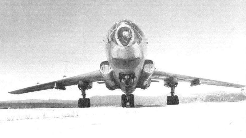 Дальний бомбардировщик ТУ-16 