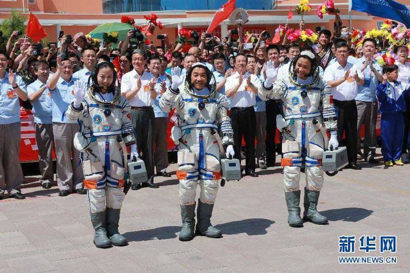 Китай дал старт своей самой продолжительной космической миссии