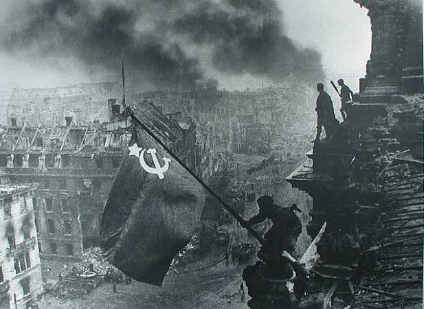 Праздник Великой Победы. Переписывание истории Великой Войны – оружие против нас