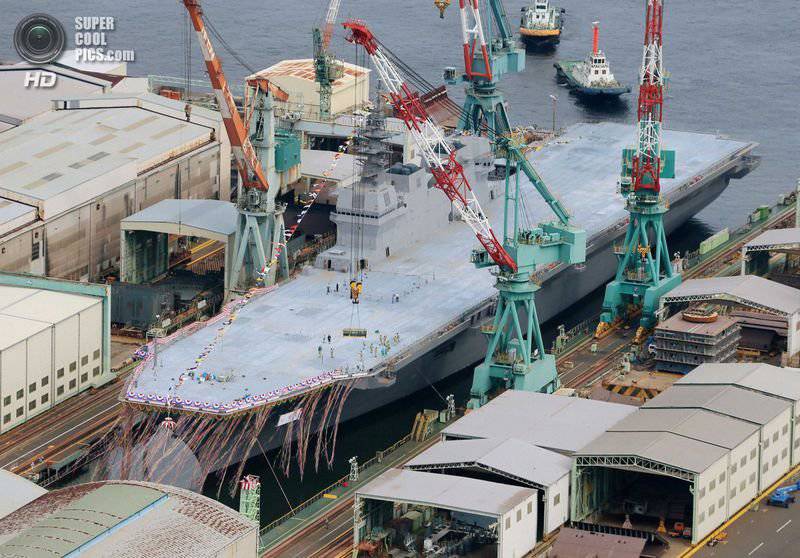 В Японии спустили на воду самый крупный боевой корабль со времен войны