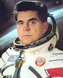 Космический камикадзе. 45 лет назад был впервые успешно осуществлен полет корабля «Союз» с человеком на борту