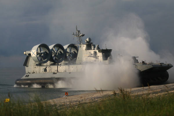 Балтийский флот вернет в строй легендарный "Зубр"