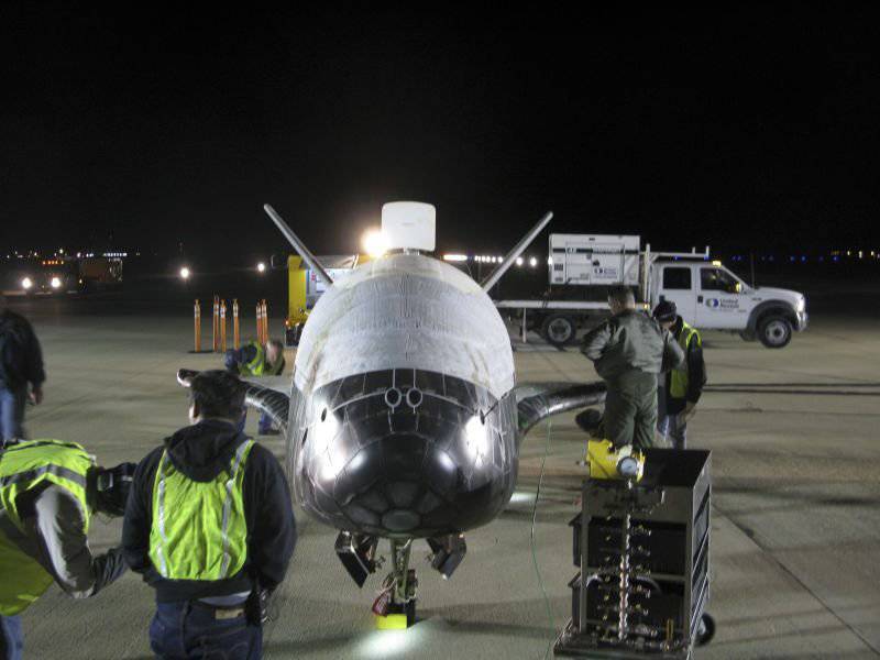 Американский беспилотник X-37B уже больше года находится на орбите