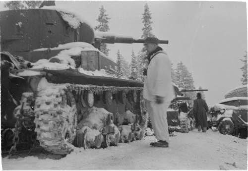 Разгромленная танковая колонна 44-й дивизии. Фото из финского архива Зимней войны http://sa-kuva.fi