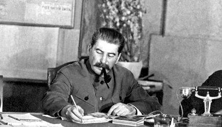 Реферат: И.В. Сталин и его окружение: Молотов, Маленков, Берия и другие