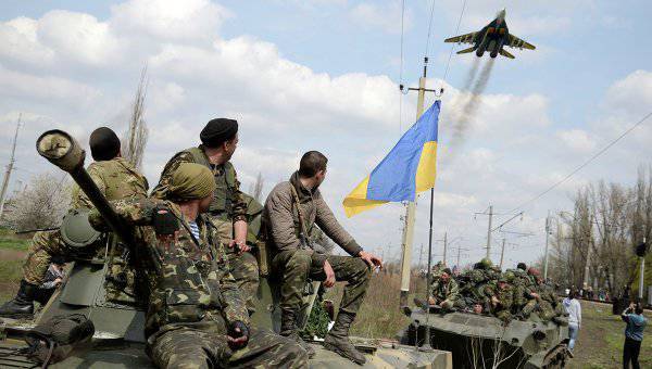 Украинская бронетехника возвращается из Краматорска к месту дислокации Украинская бронетехника возвращается из Краматорска к месту дислокации