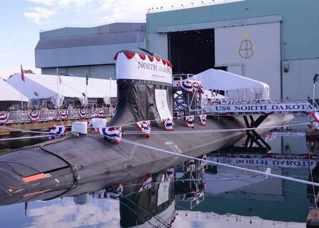 Сход со стапелей новой подводной лодки американского флота North Dakota задерживается