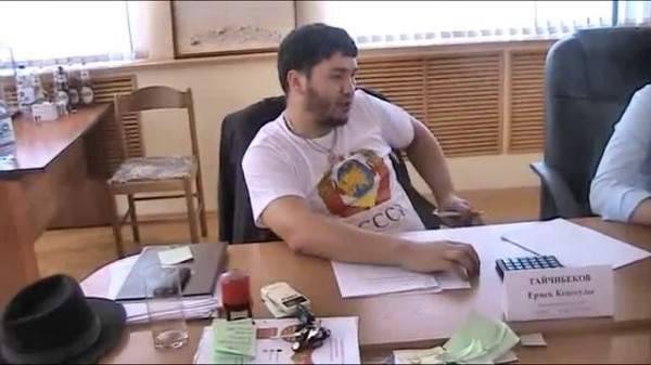 Корреспондент пообщался с Ермеком Тайчибековым, который предложил награду за губернатора Днепропетровской области