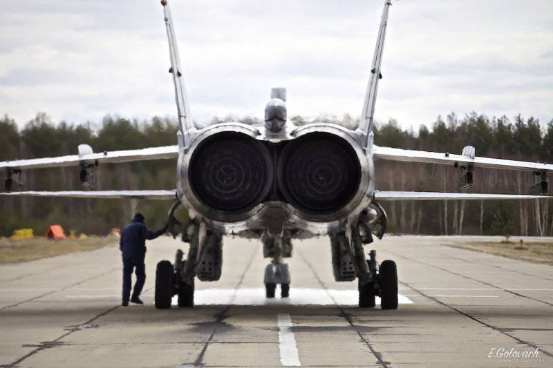 Взлёт и посадка Миг-31 с полосы. Авиабаза Саваслейка. Личные впечатления