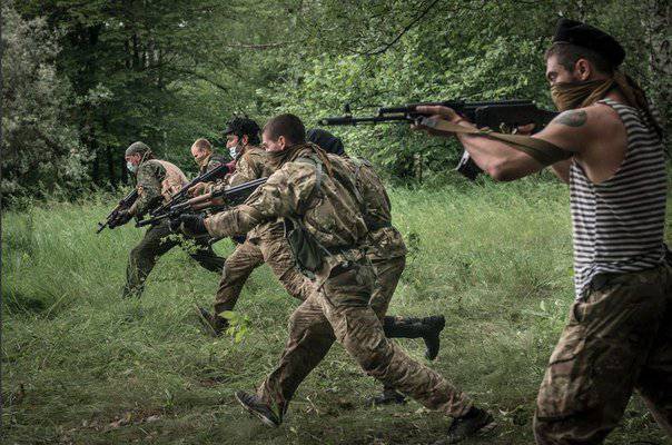 В армию Донбасса идёт набор добровольцев