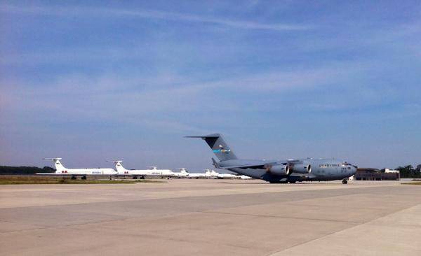 В киевском аэропорту приземлился военный транспортник ВВС США