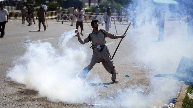 Кому выгодны беспорядки в Исламабаде?
