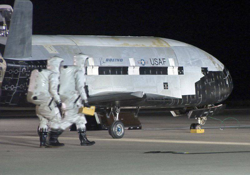 Беспилотный американский аппарат X-37B находится на орбите уже более 600 дней