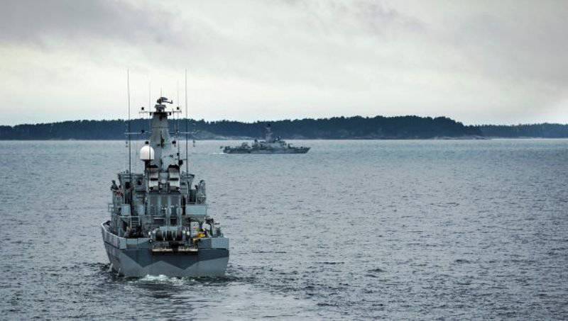 Шведский флот продолжает поиски подлодки, о которой никому ничего не известно