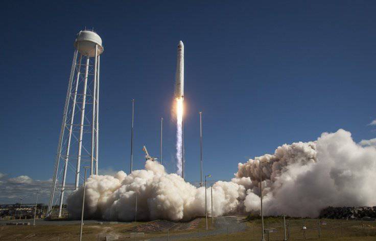 На космодроме НАСА взорвалась ракета-носитель «Antares»