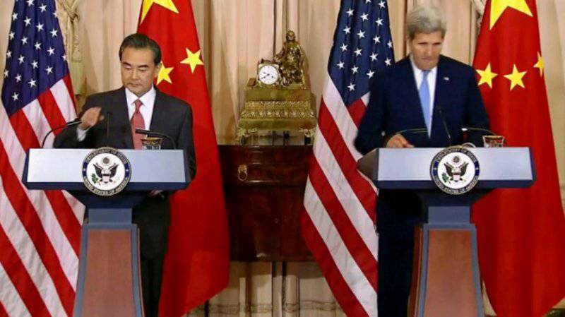 Пекин впервые на уровне главы МИД посоветовал Вашингтону не вмешиваться во внутренние дела Китая 