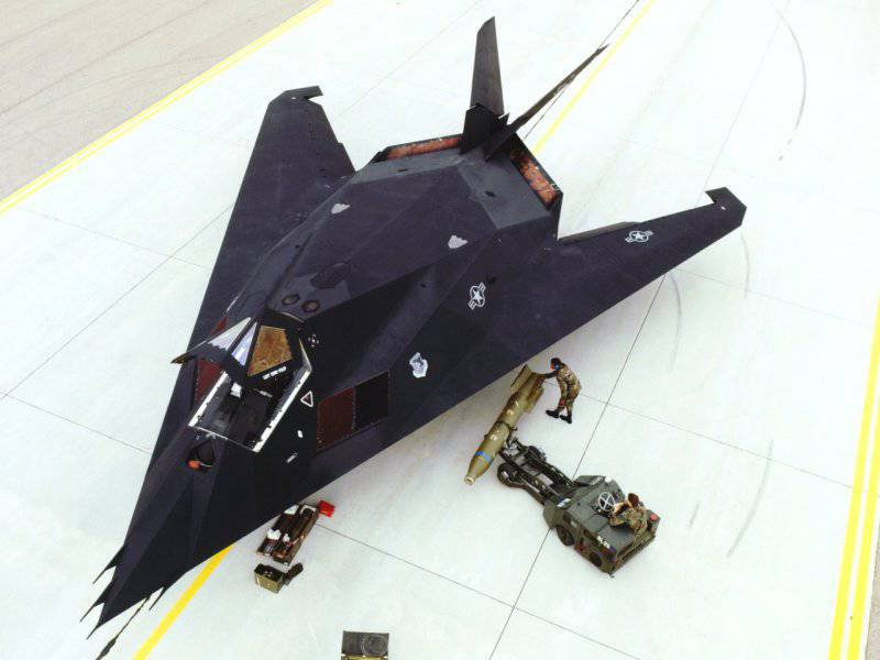   .  F-117  F-35